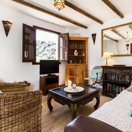 Casa Colmena Villa Saleres